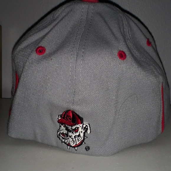 2 Georgia bulldogs hats - Picture 2 of 2
